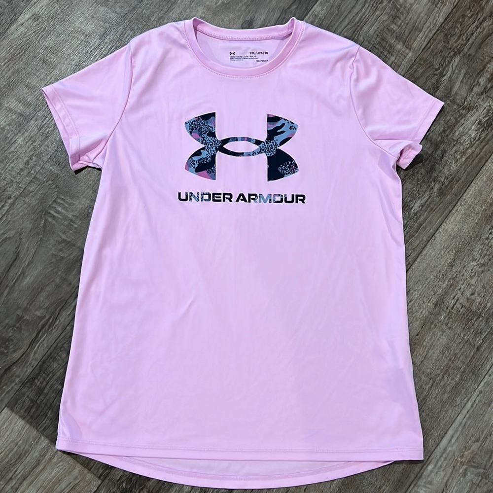 YXL Under Amour Loose fit